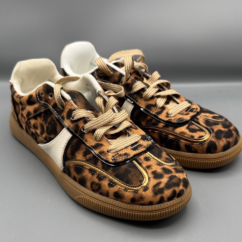Wild Pair Women's Chargee Lace-Up Sneakers